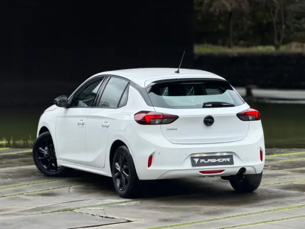 Opel Corsa 1.2 Edition 4