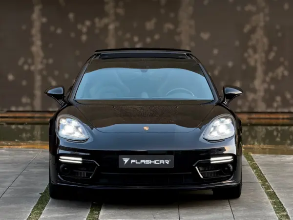 Porsche Panamera Sport Turismo 4 E-Hybrid Platinum Edition PDLS 47
