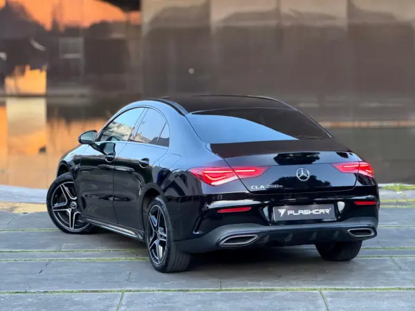 Mercedes-Benz CLA 250 e 8G-DCT AMG Line 8