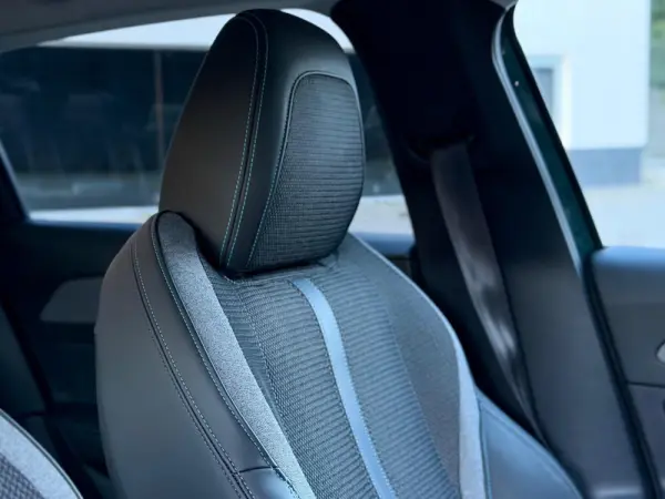 Peugeot 308 SW 1.2 PureTech Allure EAT6 20