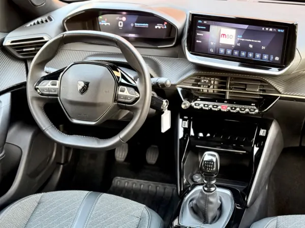 Peugeot 2008 1.2 PureTech Allure Pack 4