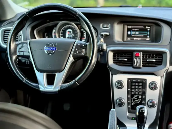 Volvo V40 ocean race 25