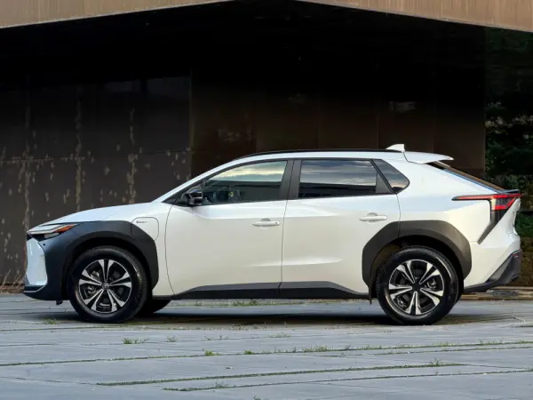 Toyota bZ4X 71,4 kWh Lounge 8