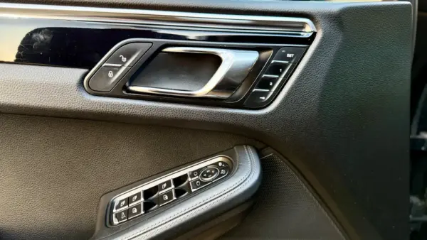 Porsche Macan S 4