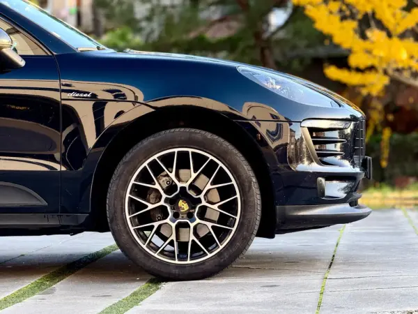 Porsche Macan S 15