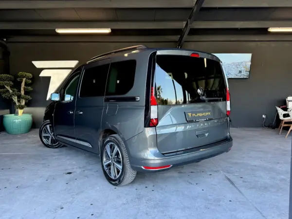 Volkswagen Caddy Maxi 2.0 TDi BM Highline 7L 19