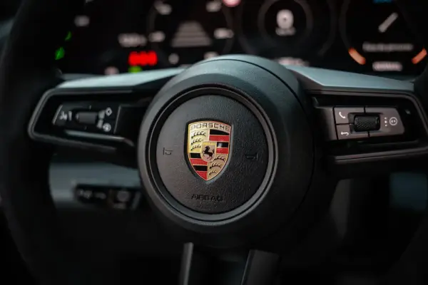 Porsche Taycan Cross Turismo 4 37
