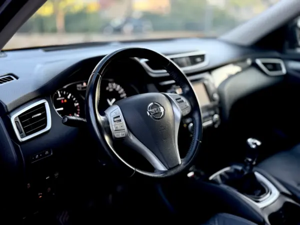 Nissan X-Trail TEKNA PREMUIM 16