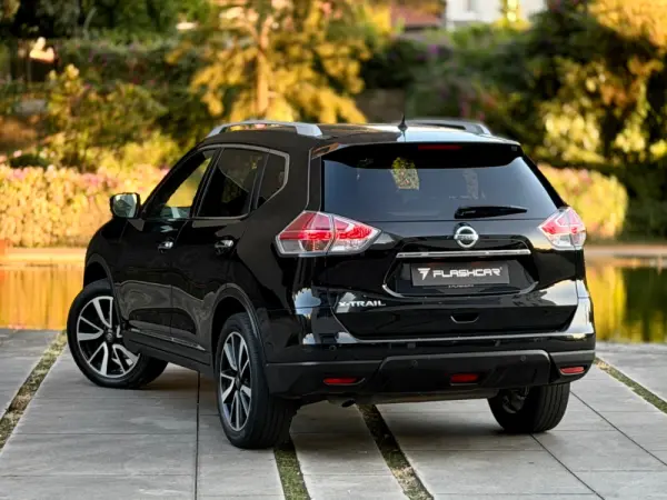 Nissan X-Trail TEKNA PREMUIM 3