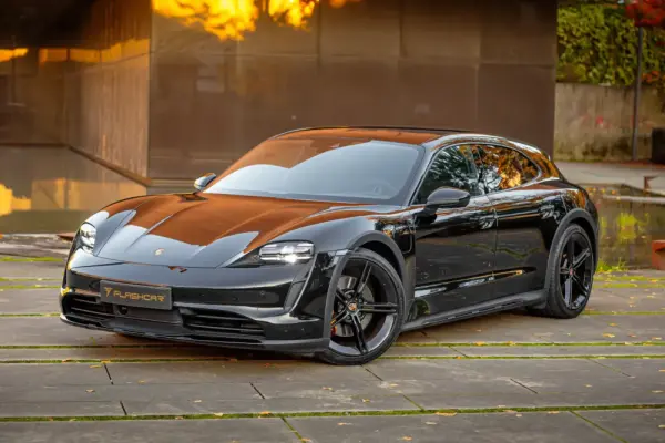 Porsche Taycan Cross Turismo 4 11