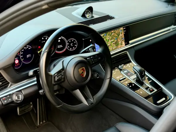 Porsche Panamera Sport Turismo 4 E-Hybrid Platinum Edition PDLS 51