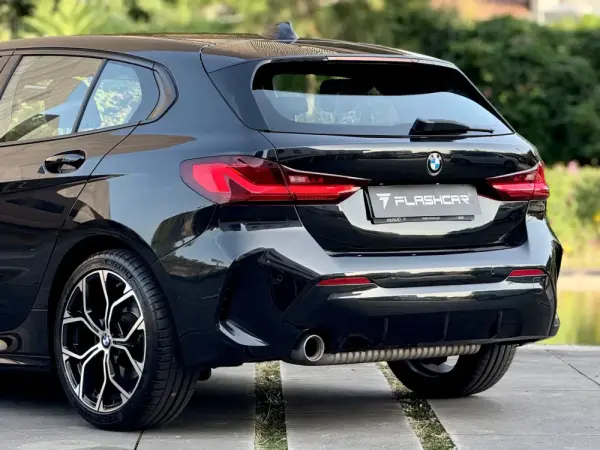 BMW 118 i Pack Desportivo M Auto 23