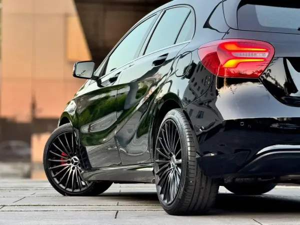 Mercedes-Benz A 180 2