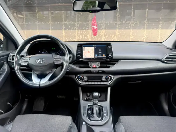 Hyundai i30 SW 1.6 CRDi Style+Navi 31