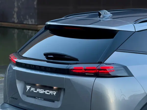 Peugeot 2008 1.2 PureTech Allure Pack 17