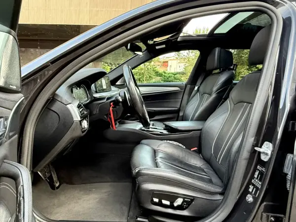 BMW 520 d Pack M Auto 9