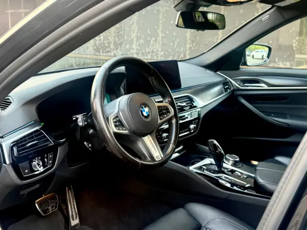 BMW 520 e Pack M 23