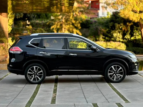 Nissan X-Trail TEKNA PREMUIM 6