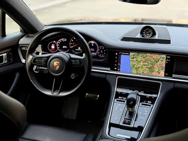 Porsche Panamera Sport Turismo 4 E-Hybrid Platinum Edition PDLS 2