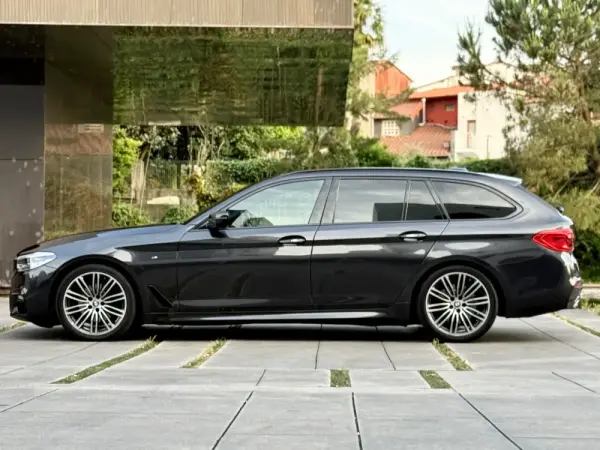 BMW 520 d Pack M Auto 16
