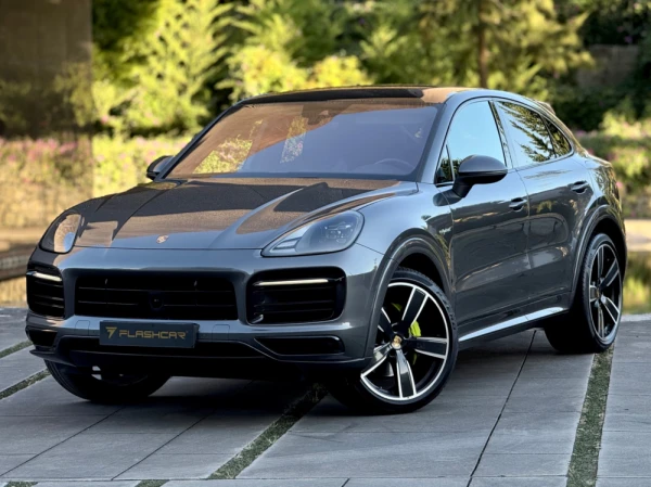 Porsche Cayenne Coupé E-Hybrid Platinum Edition 13