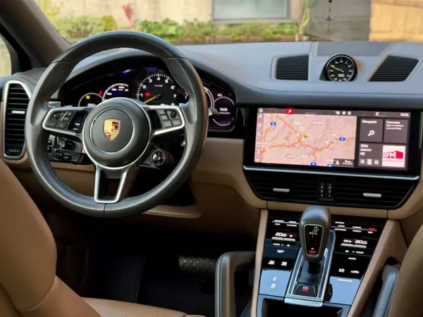 Porsche Cayenne Coupé E-Hybrid Platinum Edition 28