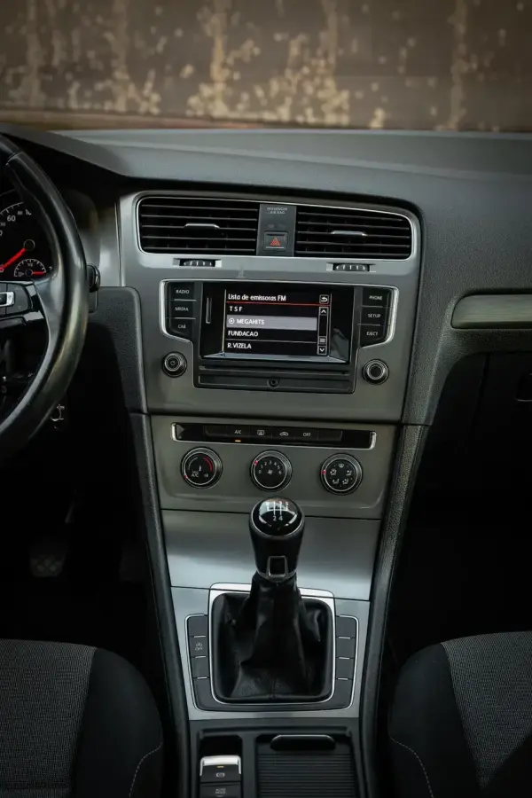 Volkswagen Golf 23