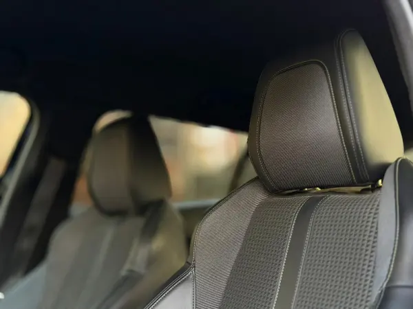 Peugeot 2008 1.2 PureTech GT EAT8 33