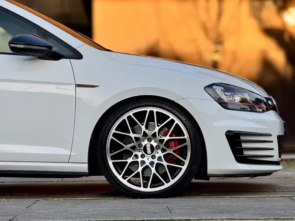Volkswagen Golf 8