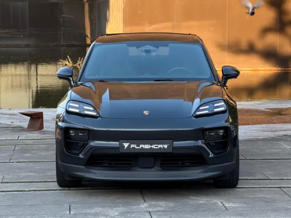 Porsche Macan Electric 7