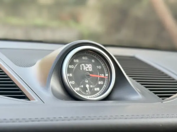 Porsche Macan Standard 9