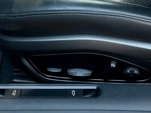 Porsche 911 (992) Carrera 4 PDK 25