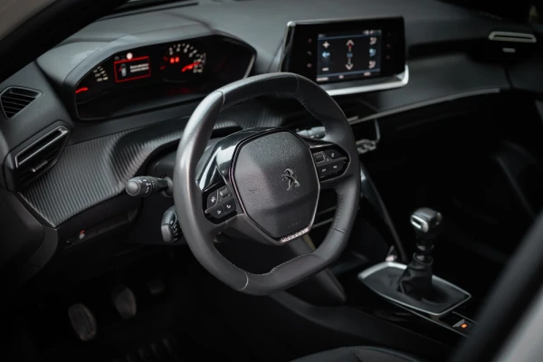 Peugeot 2008 1.2 PureTech Allure Pack 3
