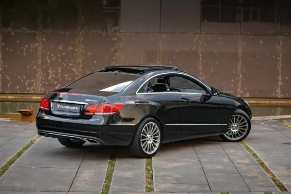 Mercedes-Benz E 220 2