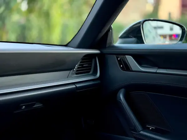 Porsche 911 (992) Carrera 4 PDK 21