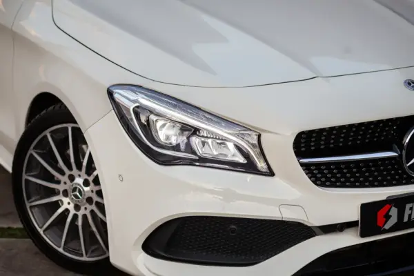 Mercedes-Benz CLA 220 Shooting Brake d 4Matic 7G-DCT AMG Line 30