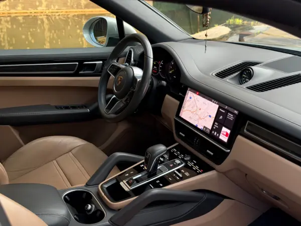 Porsche Cayenne Coupé E-Hybrid Platinum Edition 36