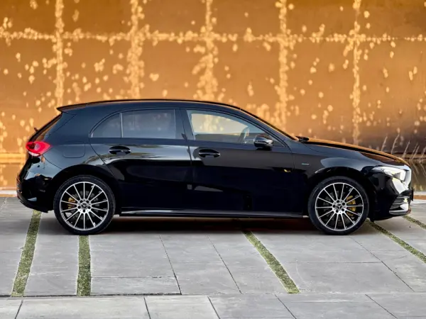Mercedes-Benz A 250 e 8G-DCT Edition AMG Line 23