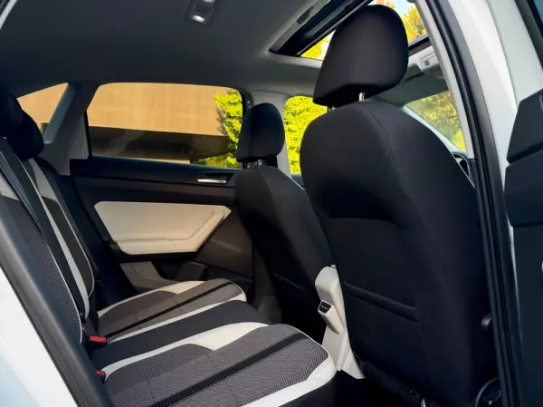 Volkswagen Taigo 1.5 TSI OPF DSG R-Line 21