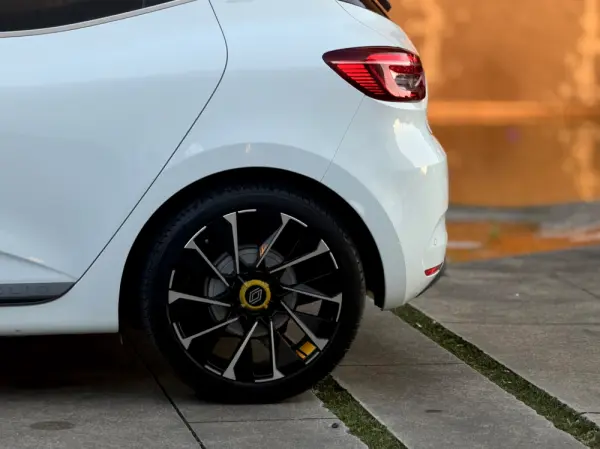 Renault Clio E.tech Hubrid RS-line 17