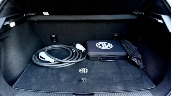 MG MG4 Trophy Ext Range 77 kWh 245 hp 9