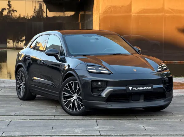 Porsche Macan Electric 24