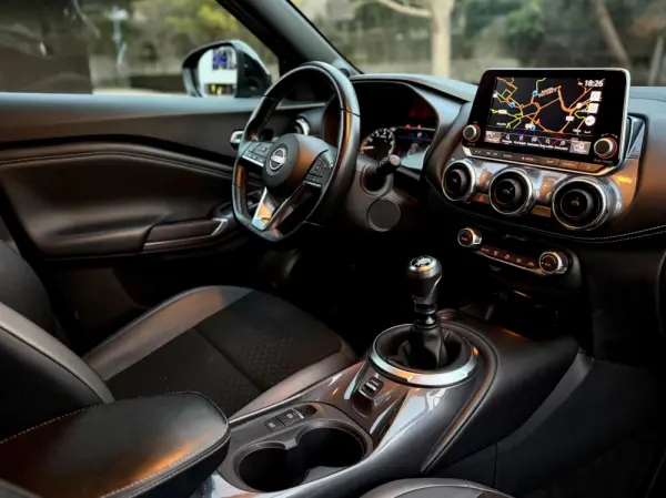 Nissan Juke 1.0 DIG-T N-Design Black 11