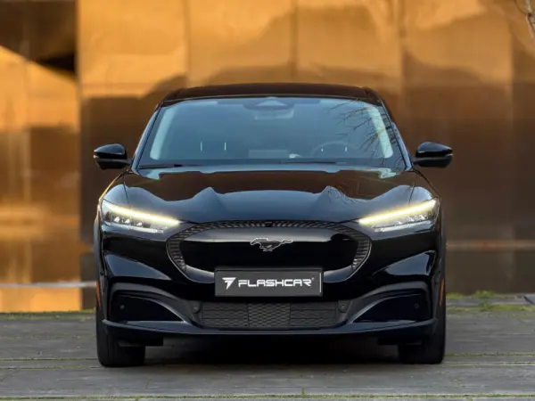 Ford Mustang Mach-E 75.7 kWh Base 27