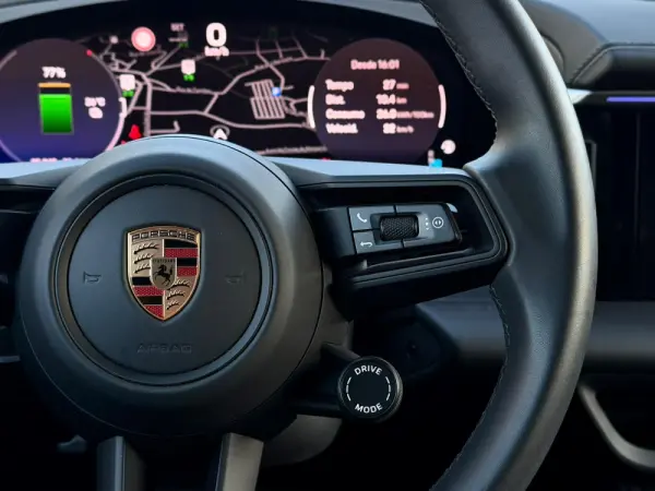 Porsche Macan Electric 52