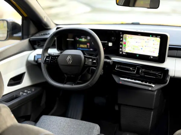 Renault 5 E-Tech 40 kWh Evolution Autonomia Urbana 31