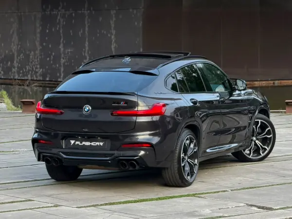 BMW X4 M Competition 12
