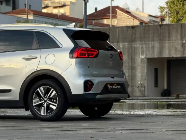 Kia Niro 1.6GDI HEV (Híbrido) TX 32