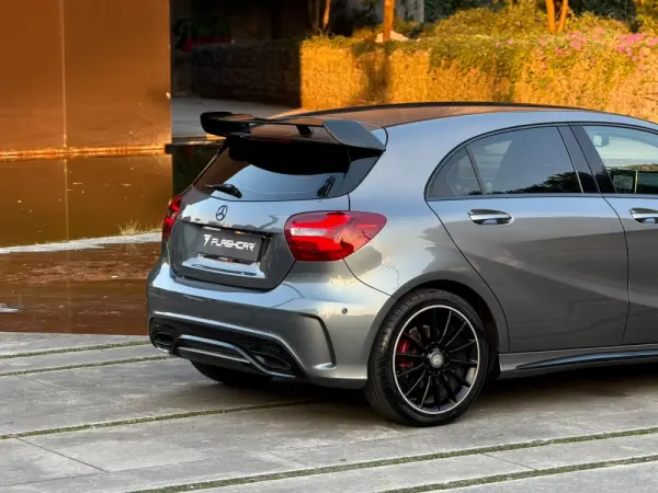 Mercedes-Benz A 180 AMG Line 29