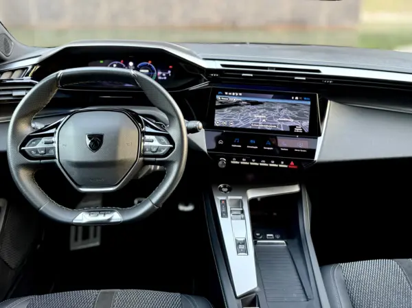 Peugeot 408 1.6 Hybrid GT e-EAT8 17